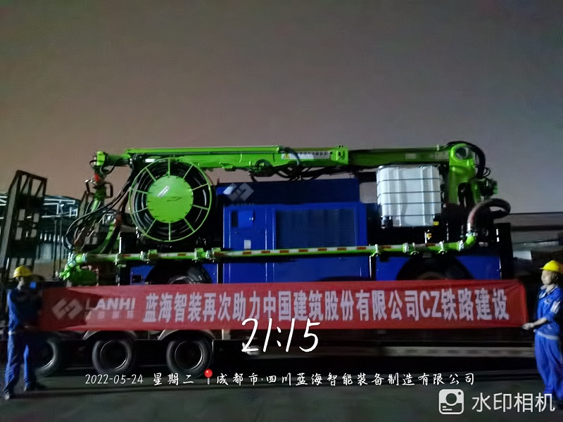 轮式湿喷机械手再助力高原铁路建设