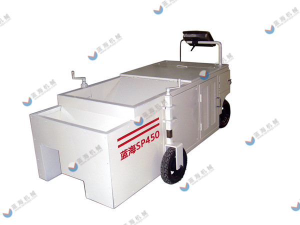 SP450型路缘石滑模机
