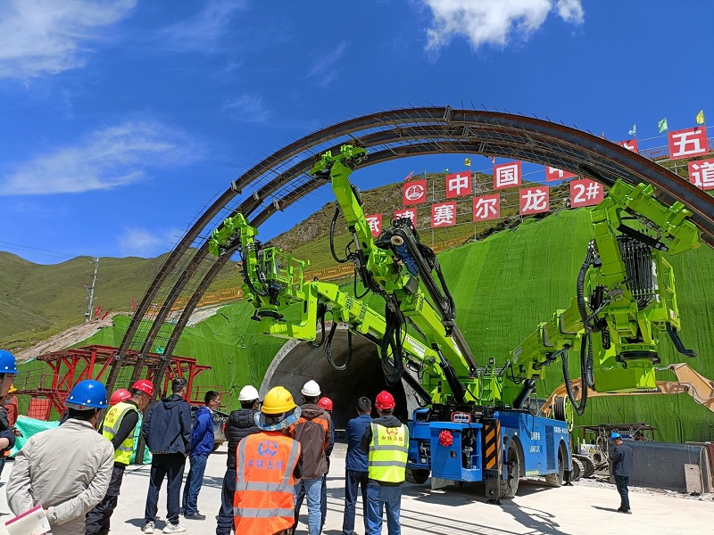 蓝海智装LGM312C拱锚台车助力同赛公路赛尔龙二号隧道建设