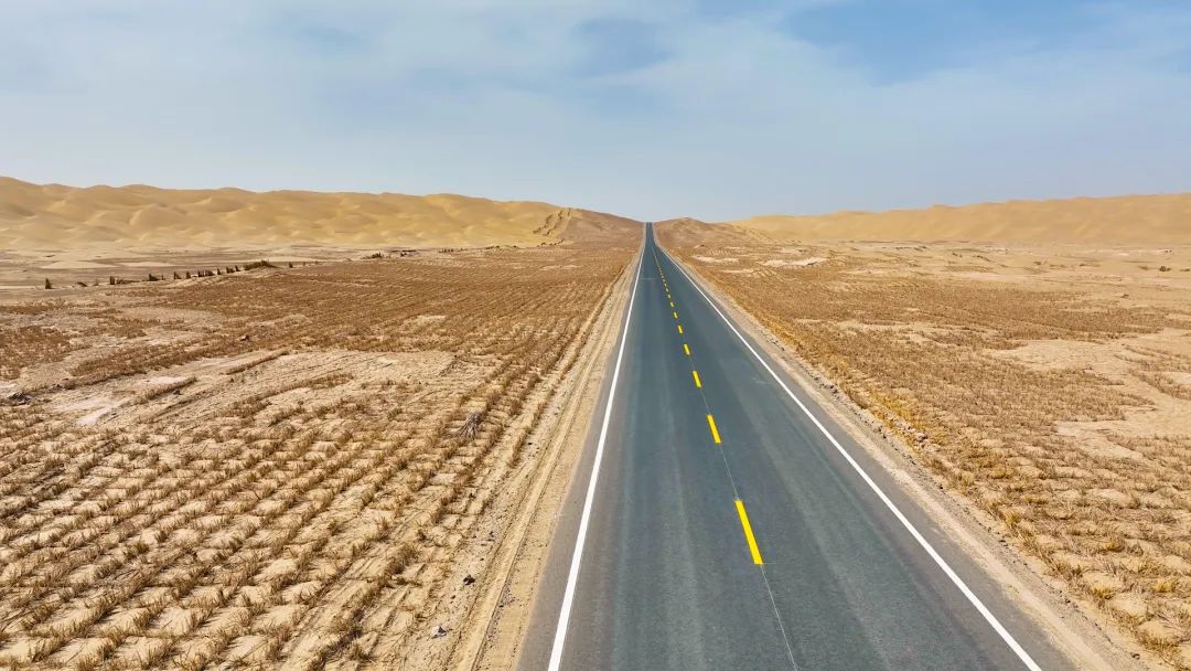 蓝海智装尉且沙漠公路